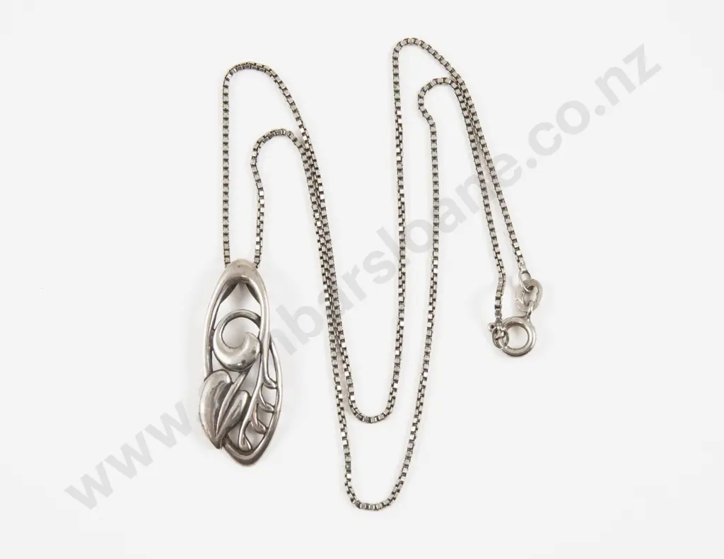 S/S Art Nouveau Style Floral Design Pendant Image 1++