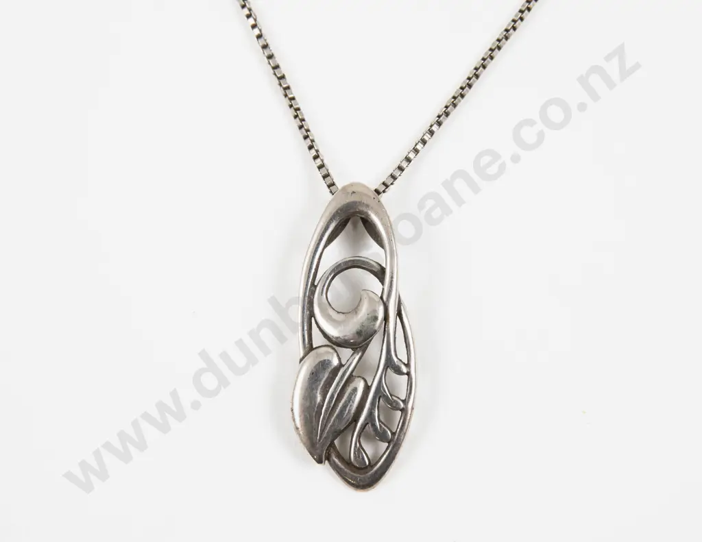 S/S Art Nouveau Style Floral Design Pendant Image 1++