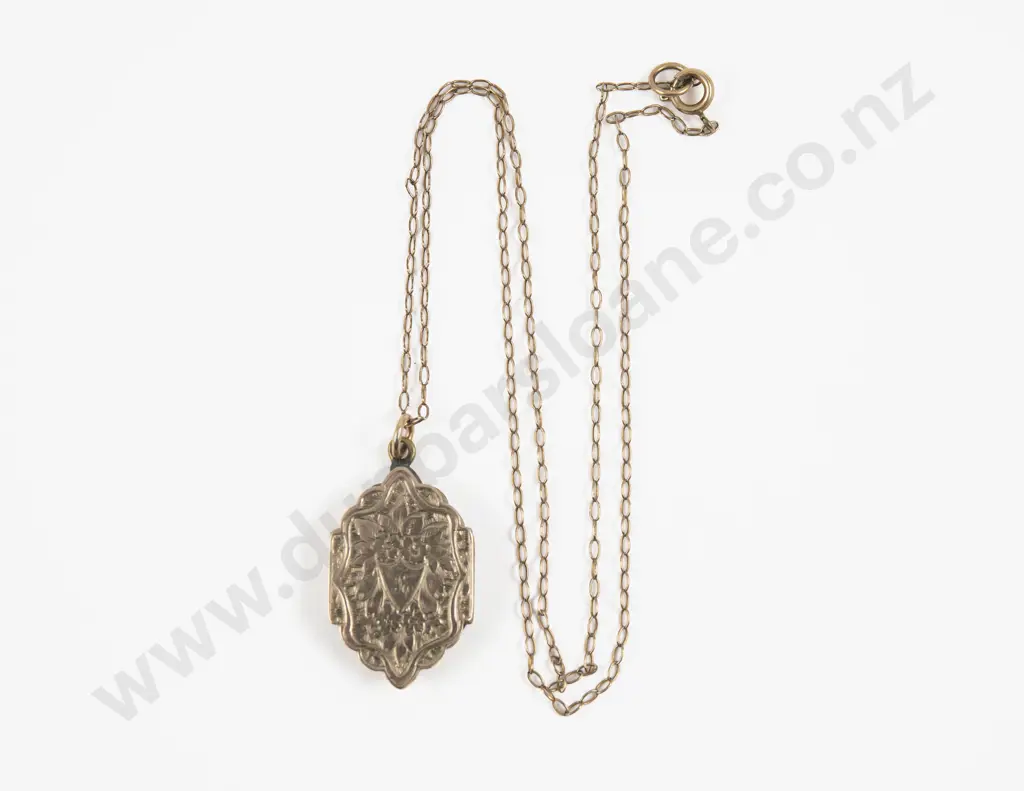 Victorian Gold Plated Engraved Locket Pendant Image 1++