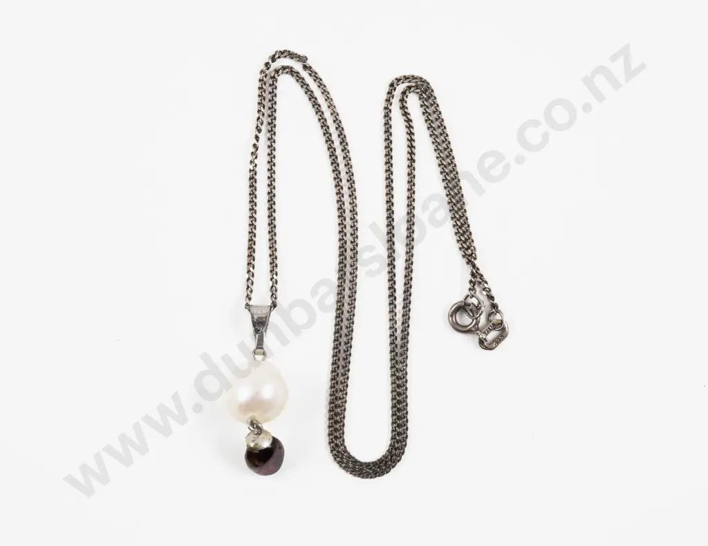 S/S Cultured Pearl and Garnet Pendant Image 1++