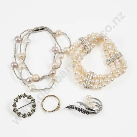 S/S Cultured Pearl Spray Brooch