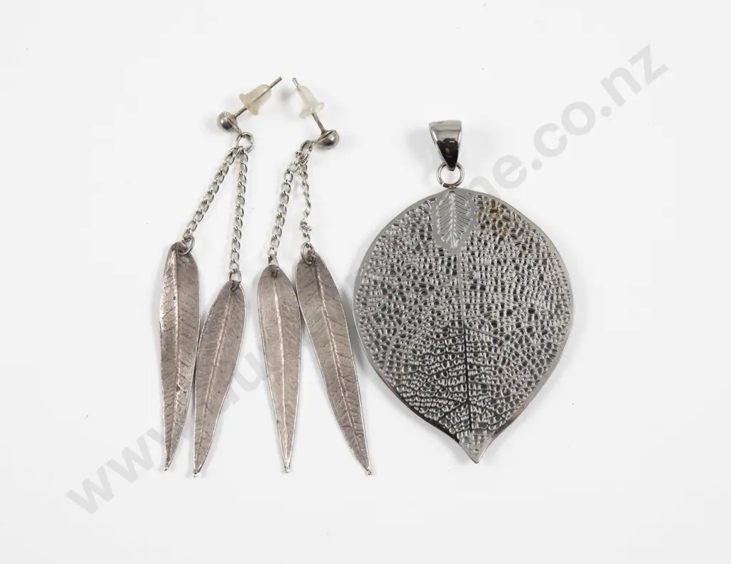 Pair .999 Silver Leaf Pendant Drop Earrings with Stainless Steel Pendant Image 1++
