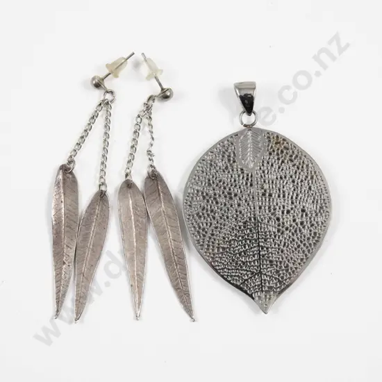Pair .999 Silver Leaf Pendant Drop Earrings with Stainless Steel Pendant