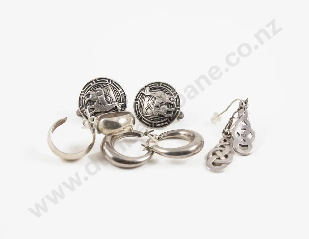 Four Pairs of S/S Earrings Image 1++