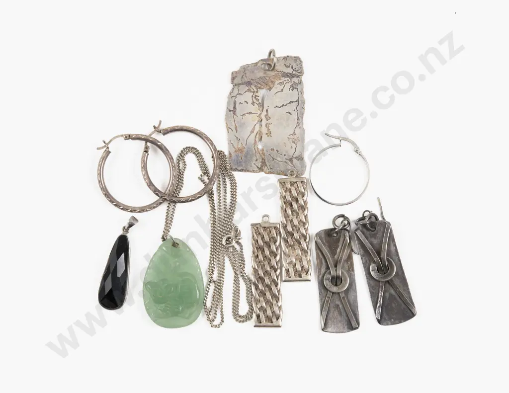 Carved Jade Pendant on S/S Neck Chain Image 1++