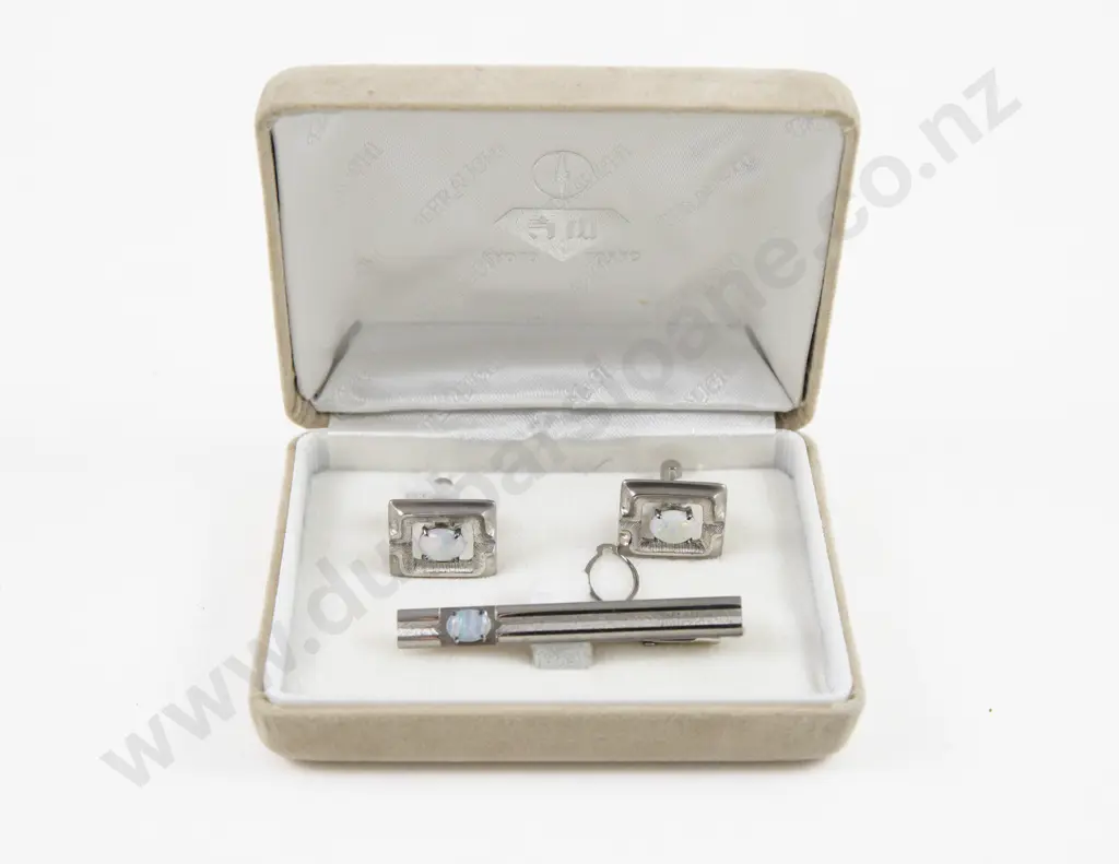 Vintage Terauchi (Japan) Silver Plated Single Opal Cufflinks and Tie Clip Image 1++