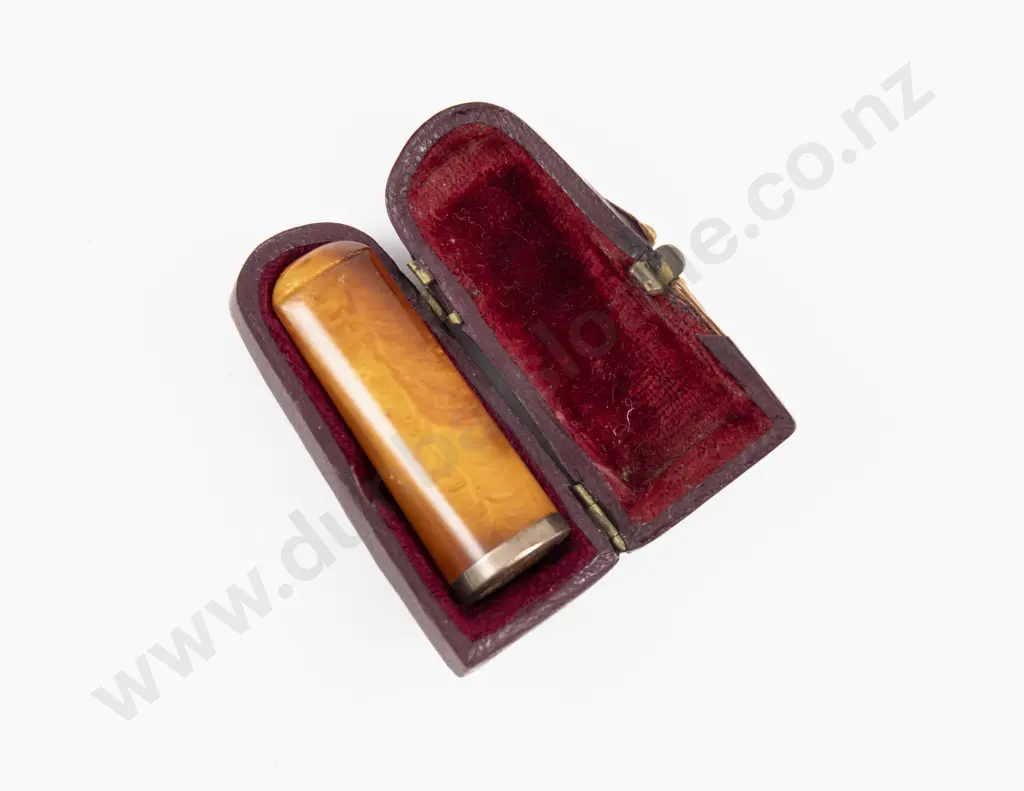 Vintage 9ct Amber Cheroot Holder in Case Image 1++