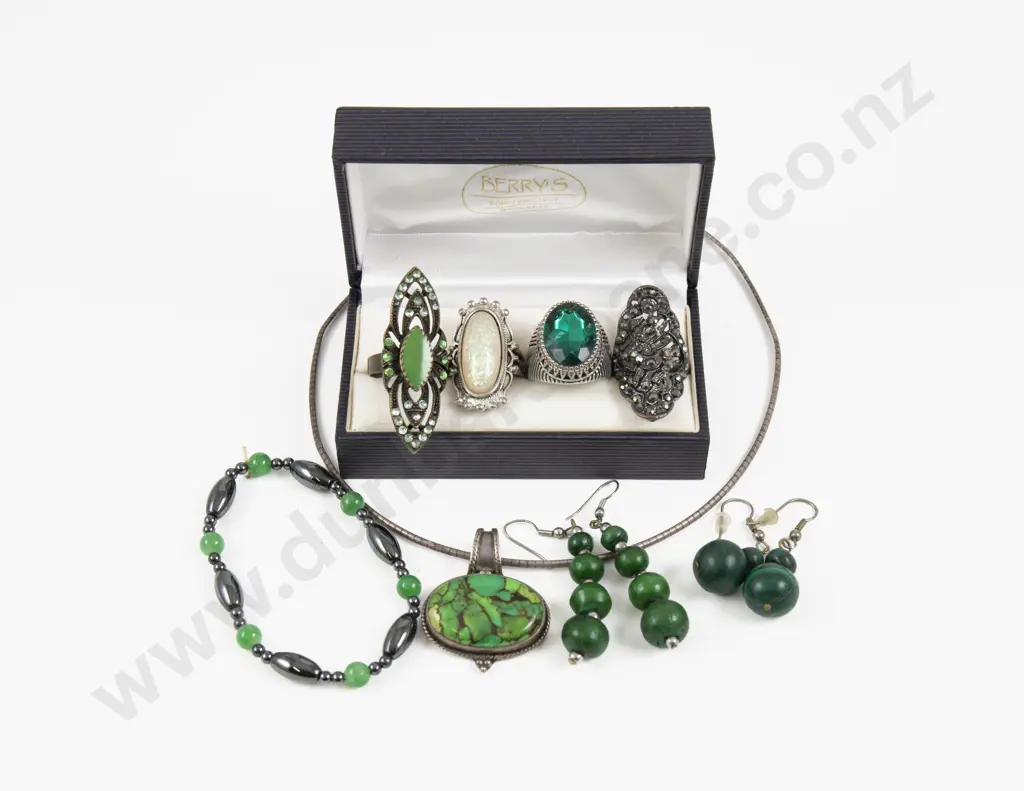 S/S Mounted Single Stone Pendant on Neck Chain with Collection of Assorted Costume Jewellery Image 1++