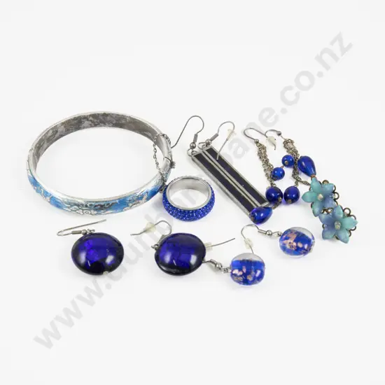 Thai Silver and Enamel Hinged Snap Bangle with Collection of Assorted Costume Jewellery