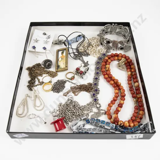 Collection of Assorted Costume Jewellery