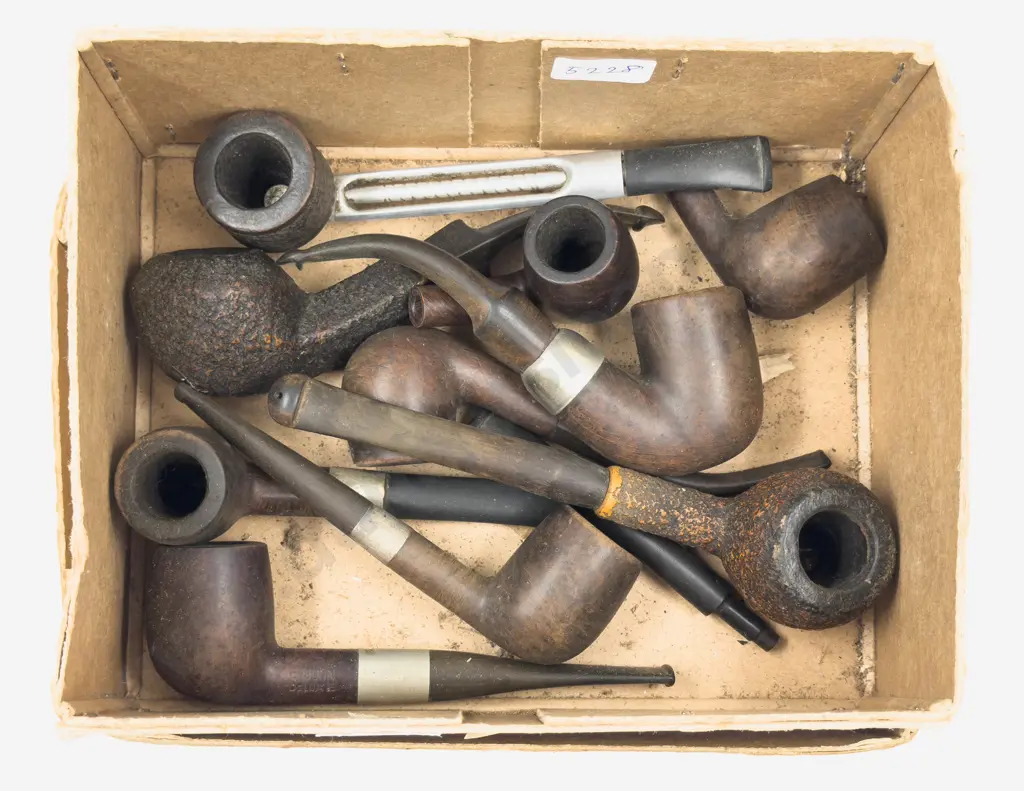 Qty of Assorted Vintage Pipes Image 1++
