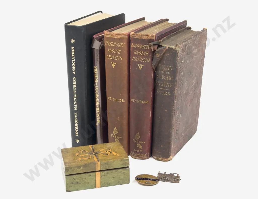 Small Qty of Assorted Vintage Locomotive Reference Books together with Two Railway Badges etc Image 1++