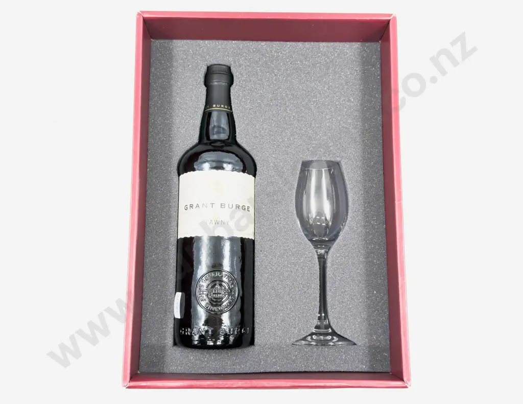 1 x Bottle Grant Burge Aged Tawny Port in Gift Box Image 1++
