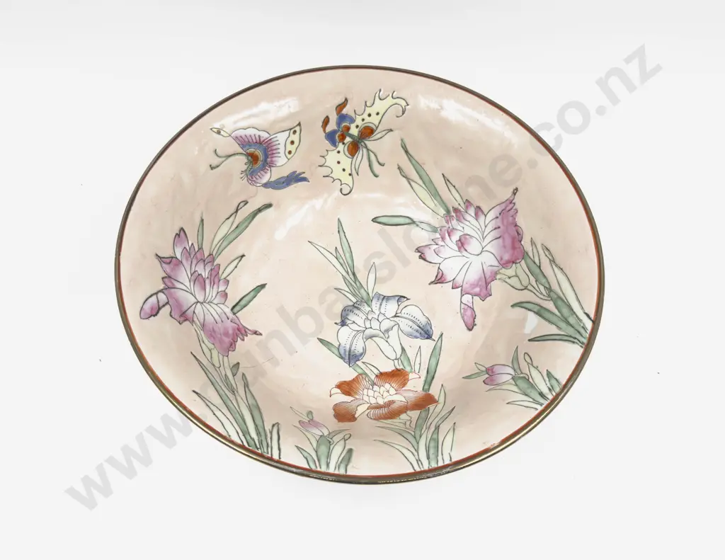 Chinese Floral Decorated Bowl Image 1++
