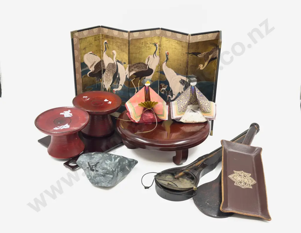 Qty of Assorted Decorative Oriental Homewares Image 1++