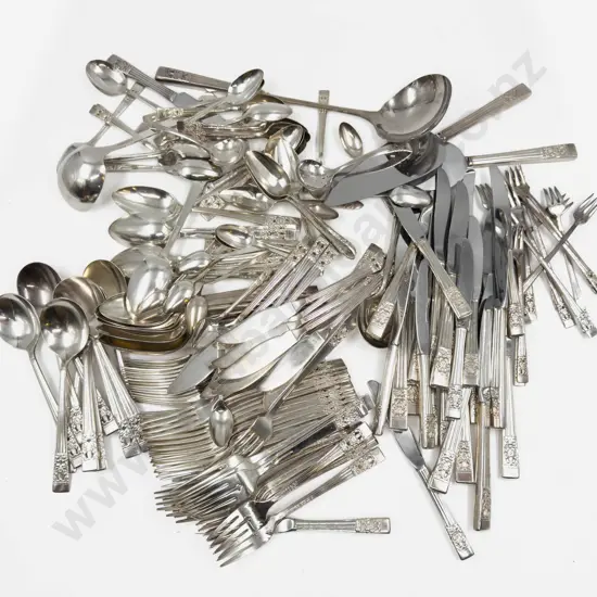 Qty of Assorted S/P Cutlery