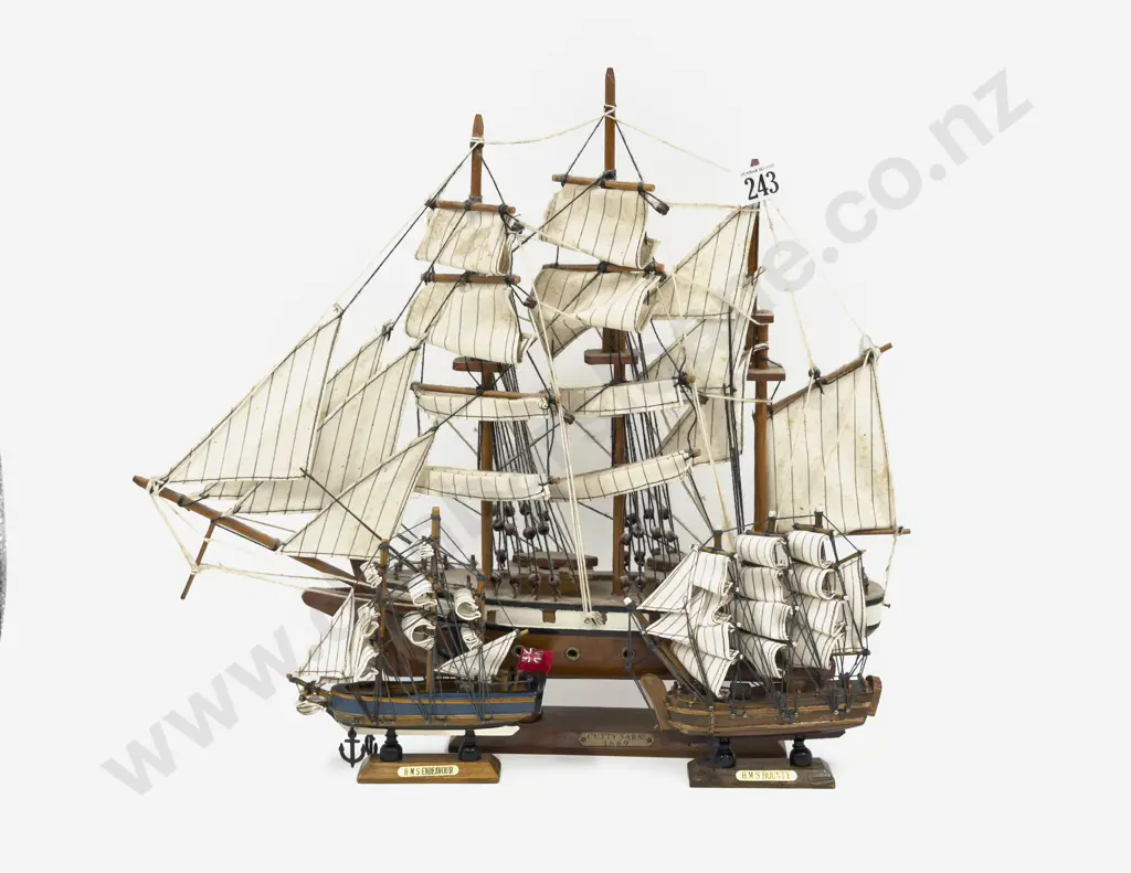 Model Ship (Cutty Sark) with Two Smaller Image 1++