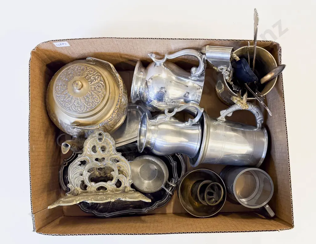 Box Qty of Assorted Metalware Image 1++