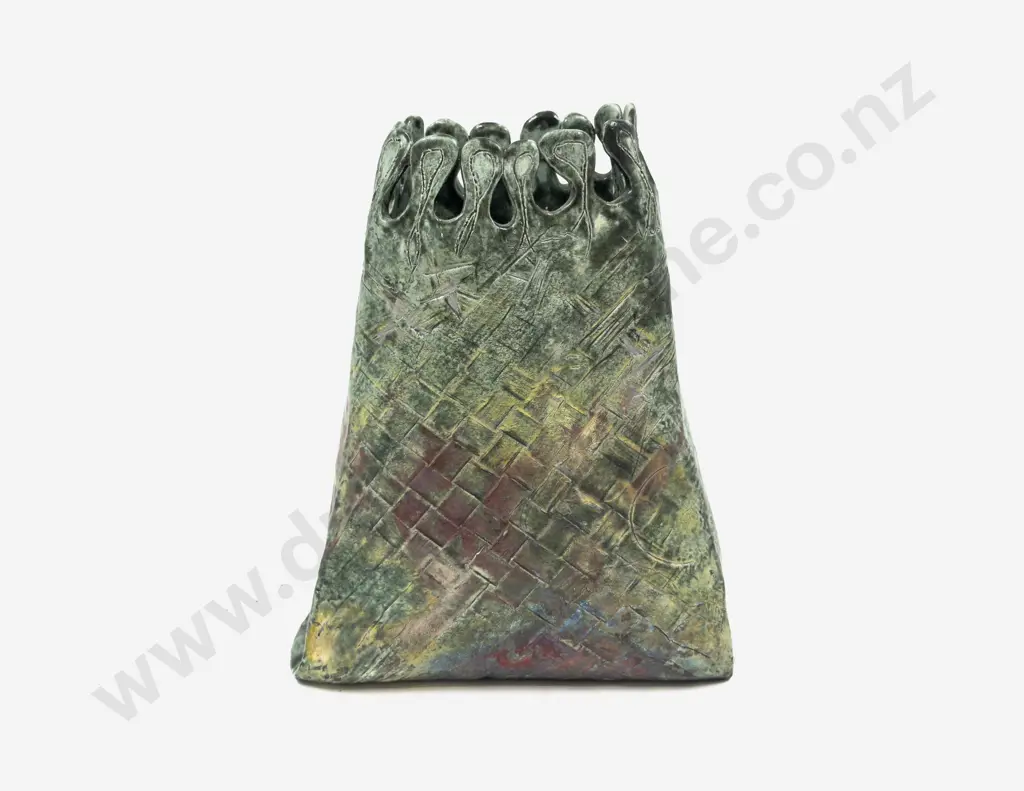 NZ Pottery Woven Bag Form Image 1++