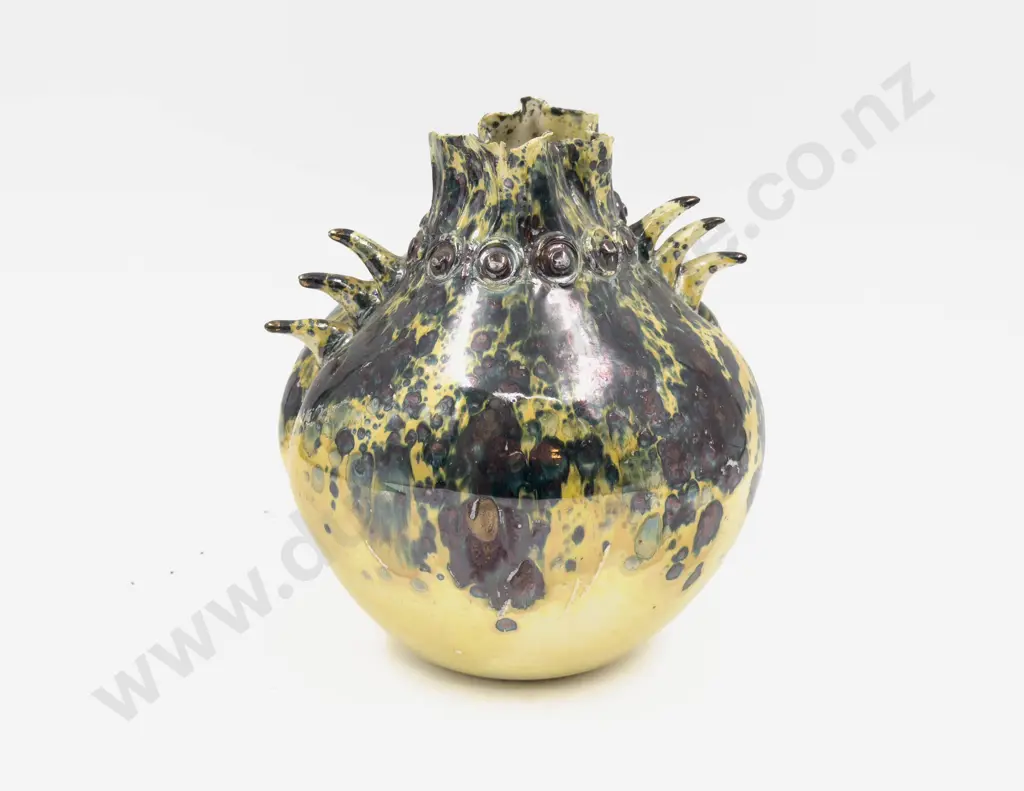 NZ Pottery Stylized Glazed Vase Image 1++