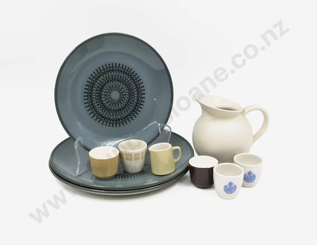 Three Crown Lynn Ponui Pattern Plates & Assorted Crown Lynn etc Image 1++