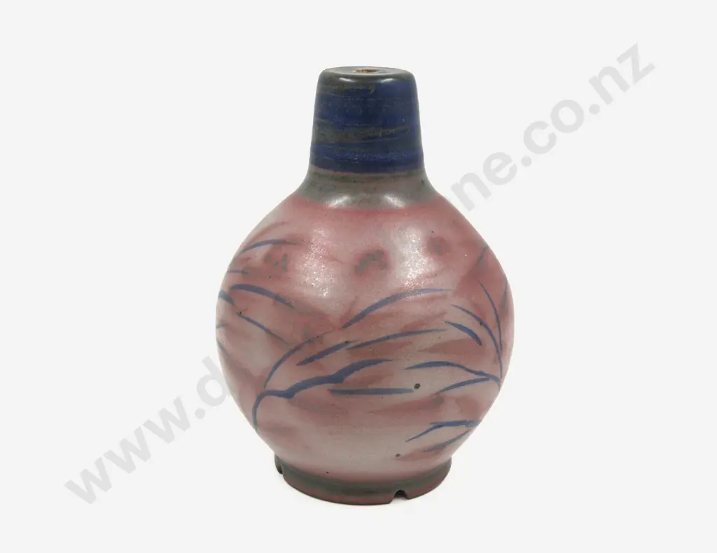 NZ Pottery Lamp Base Image 1++