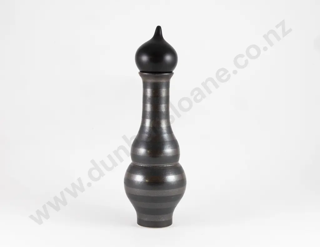Anneke Borren Sphere Lidded Vase Image 1++