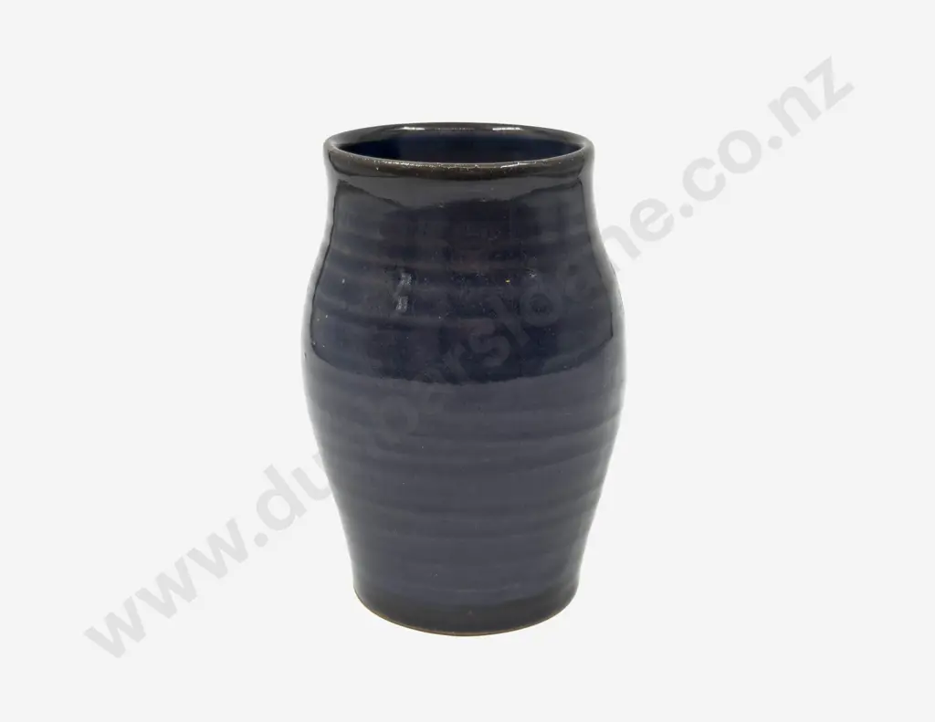 Small NZ Pottery Vase Image 1++
