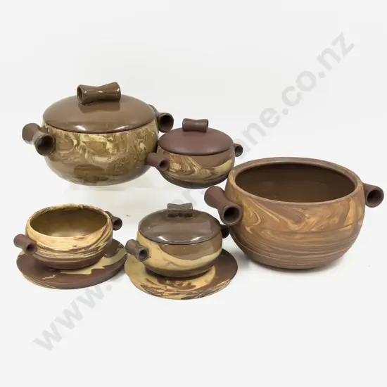 Qty of Assorted Te Rona Pottery