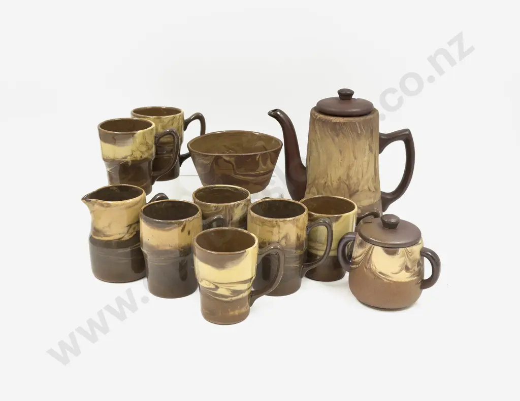 Qty of Assorted Te Rona Pottery Image 1++