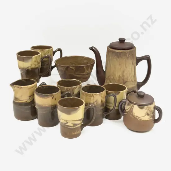 Qty of Assorted Te Rona Pottery
