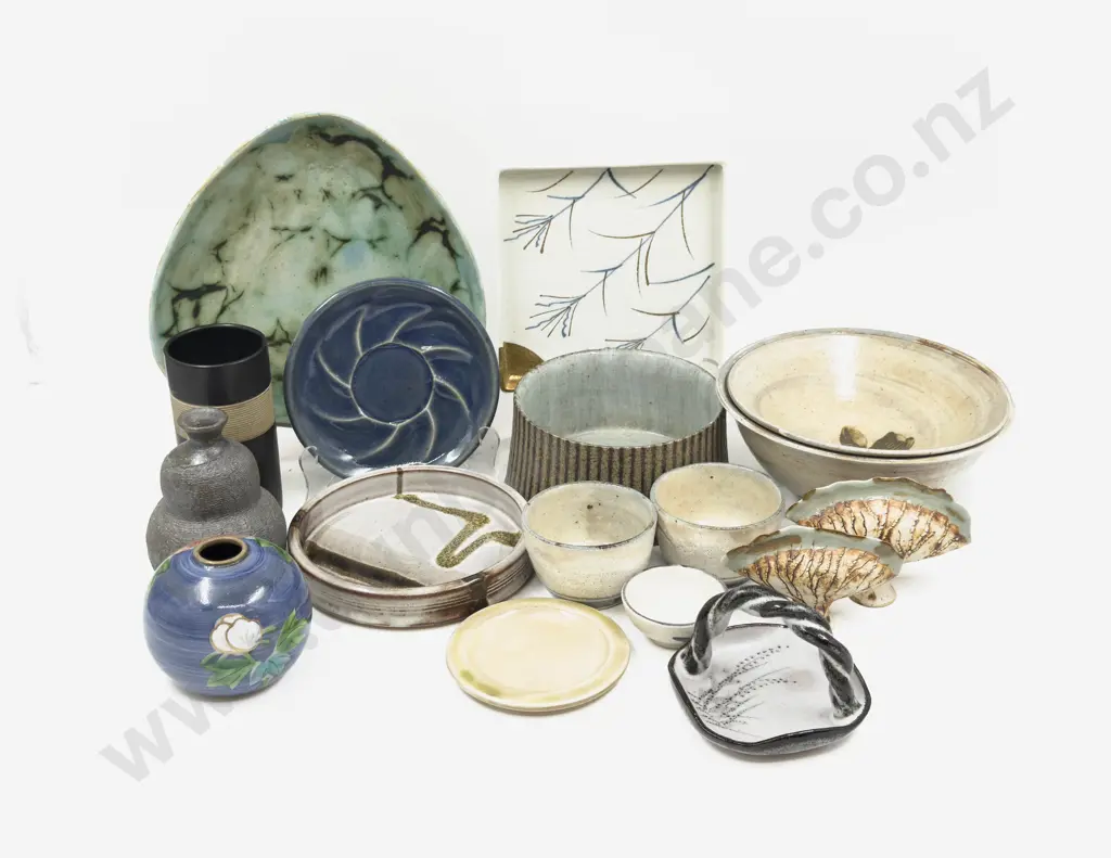 Box Qty of Assorted Pottery Image 1++