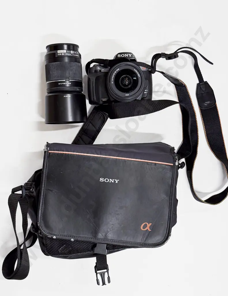 Sony A330 Digital Camera with Lens & Carry Bag Image 1++