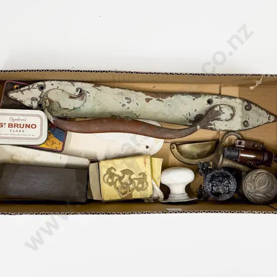 Box Qty of Assorted Vintage Door Fittings etc