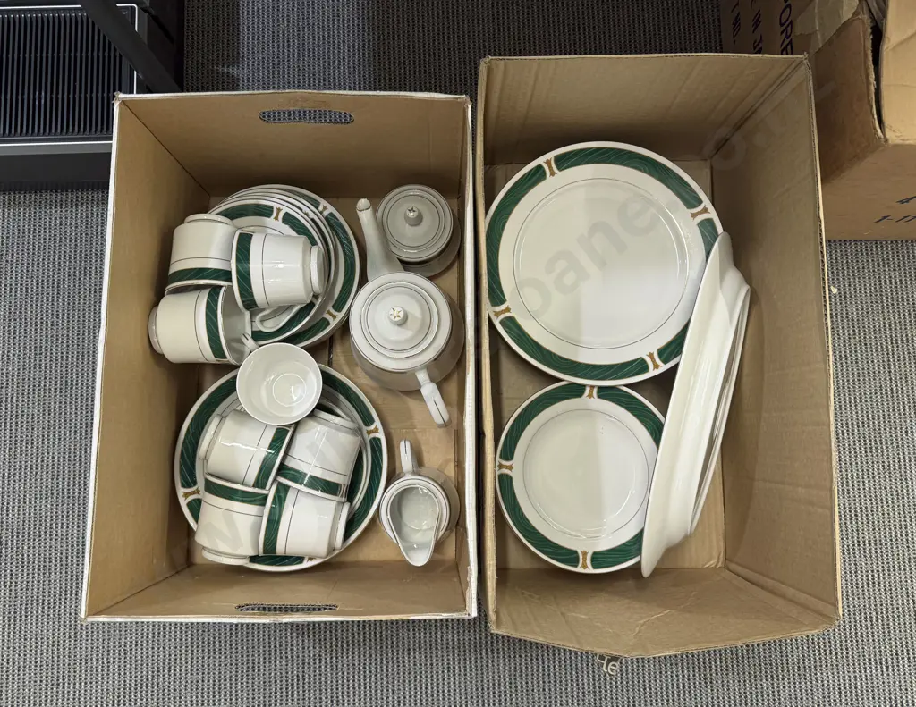 Royal China "Emerald Marble" Pattern Part Dinnerset Image 1++