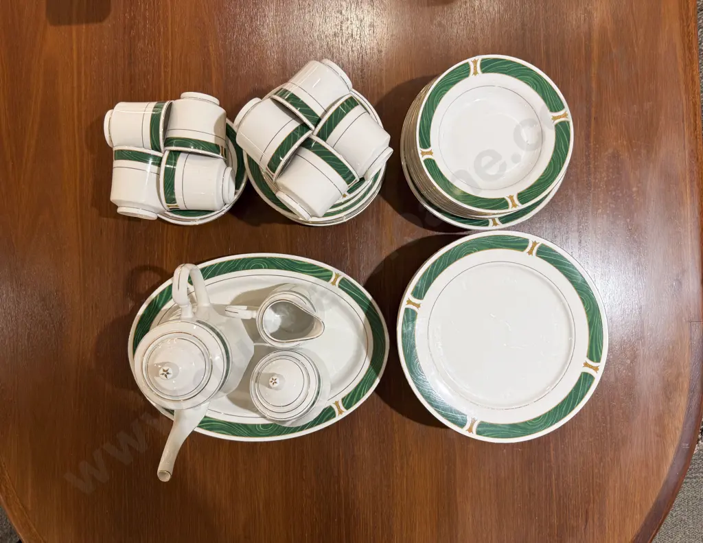 Royal China "Emerald Marble" Pattern Part Dinnerset Image 1++