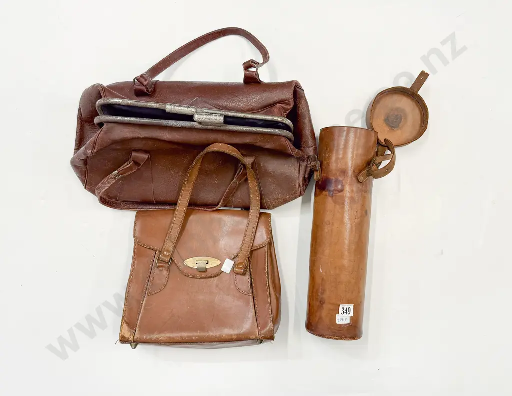 Three Assorted Vintage Leather Bags Image 1++
