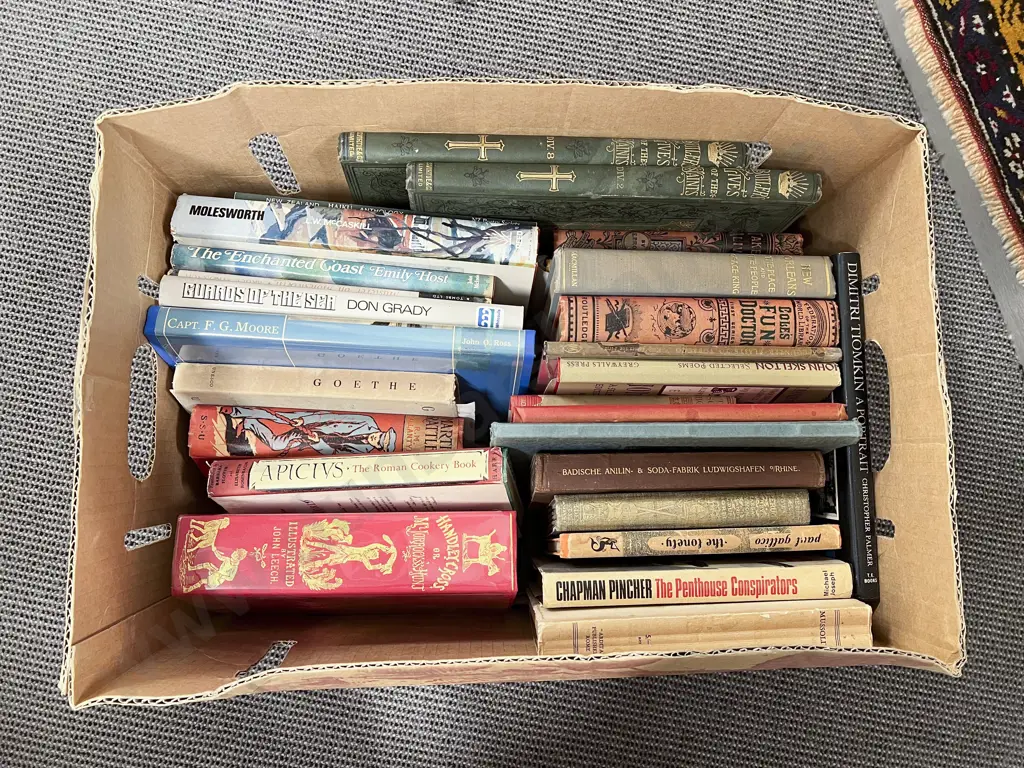 Box of Books incl Vintage Humour etc Image 1++