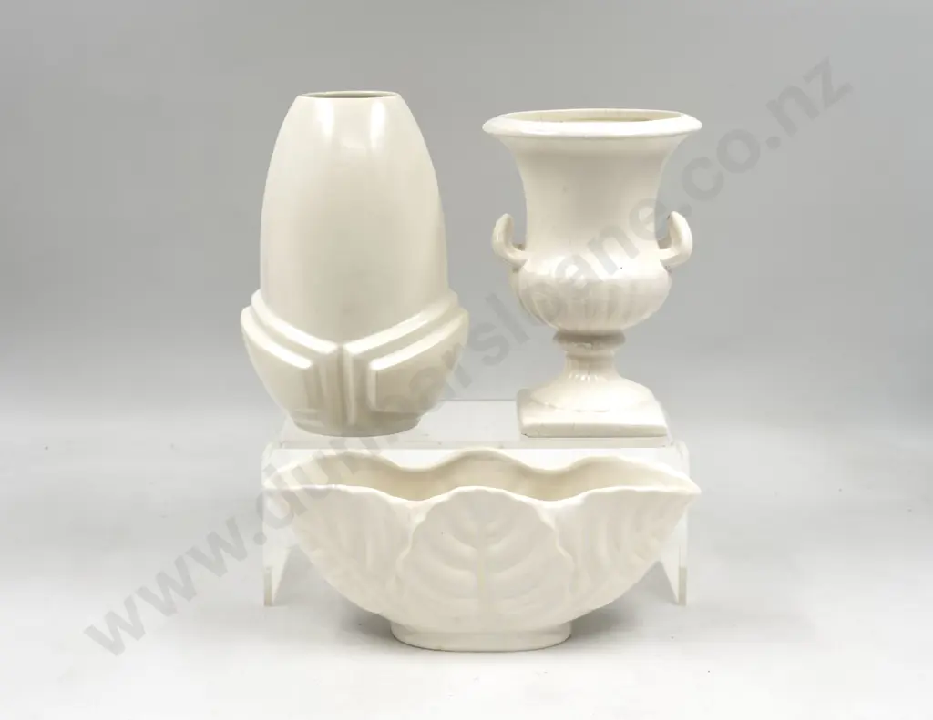 Three Shorter & Sons Vases Image 1++