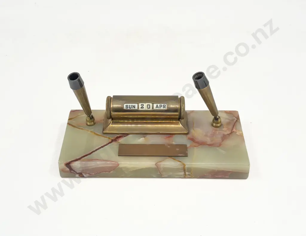 Calendar Desk Stand with Onyx Base Image 1++