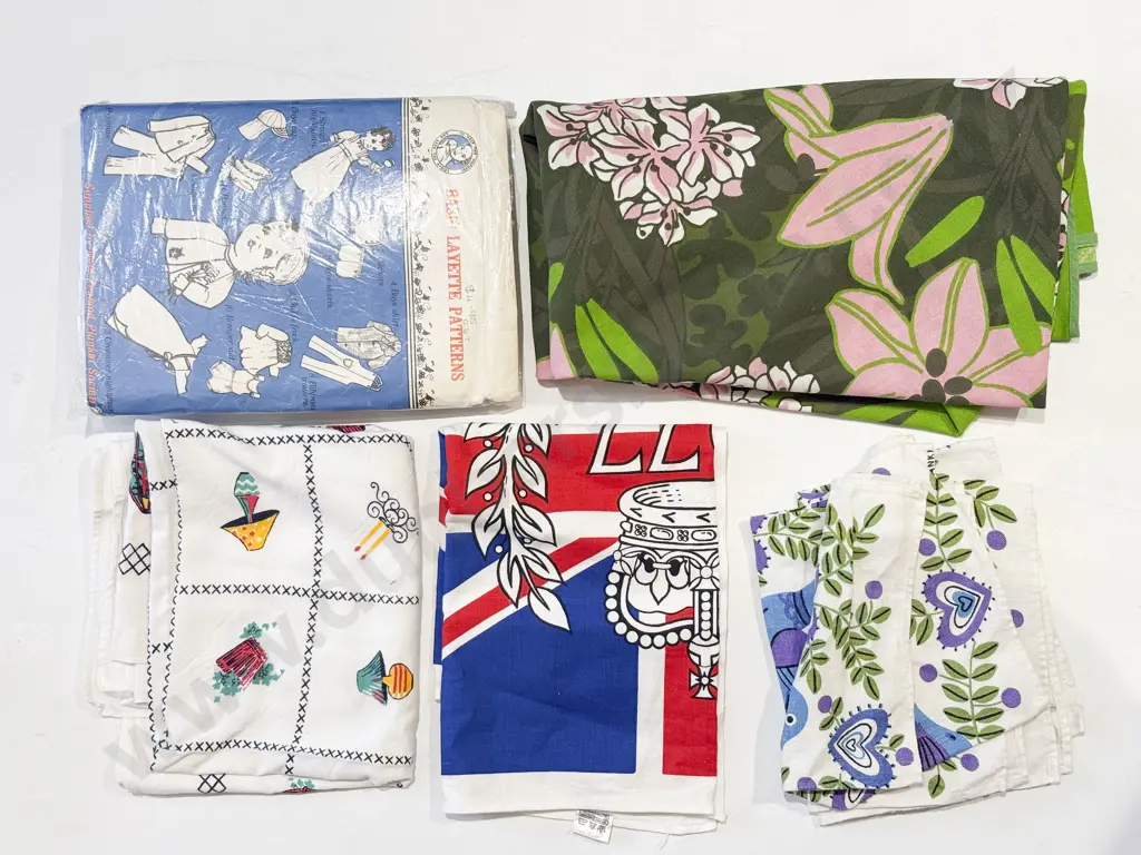 Small Box of Vintage Linen incl Table Cloths & Assorted Vintage Sewing Patterns Image 1++