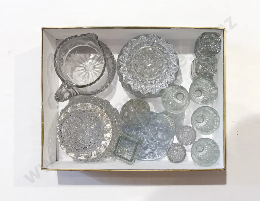 Box Qty of Assorted Crystal & Glassware Image 1++