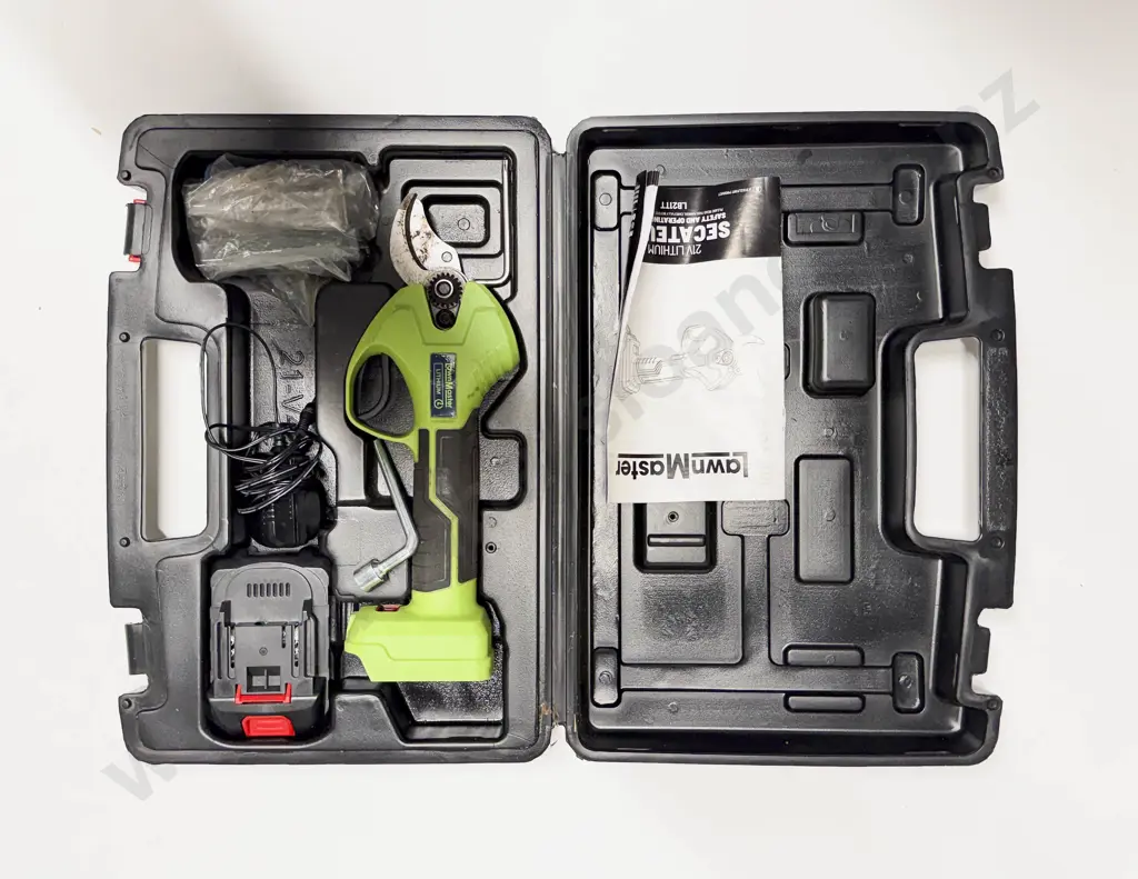 Cased Lawnmaster Electric Secauters Image 1++