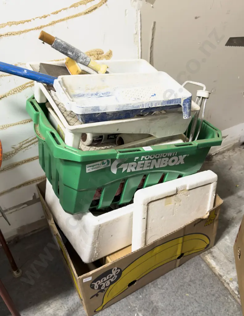 Qty of Assorted Paint Brushes & Accessories etc Image 1++
