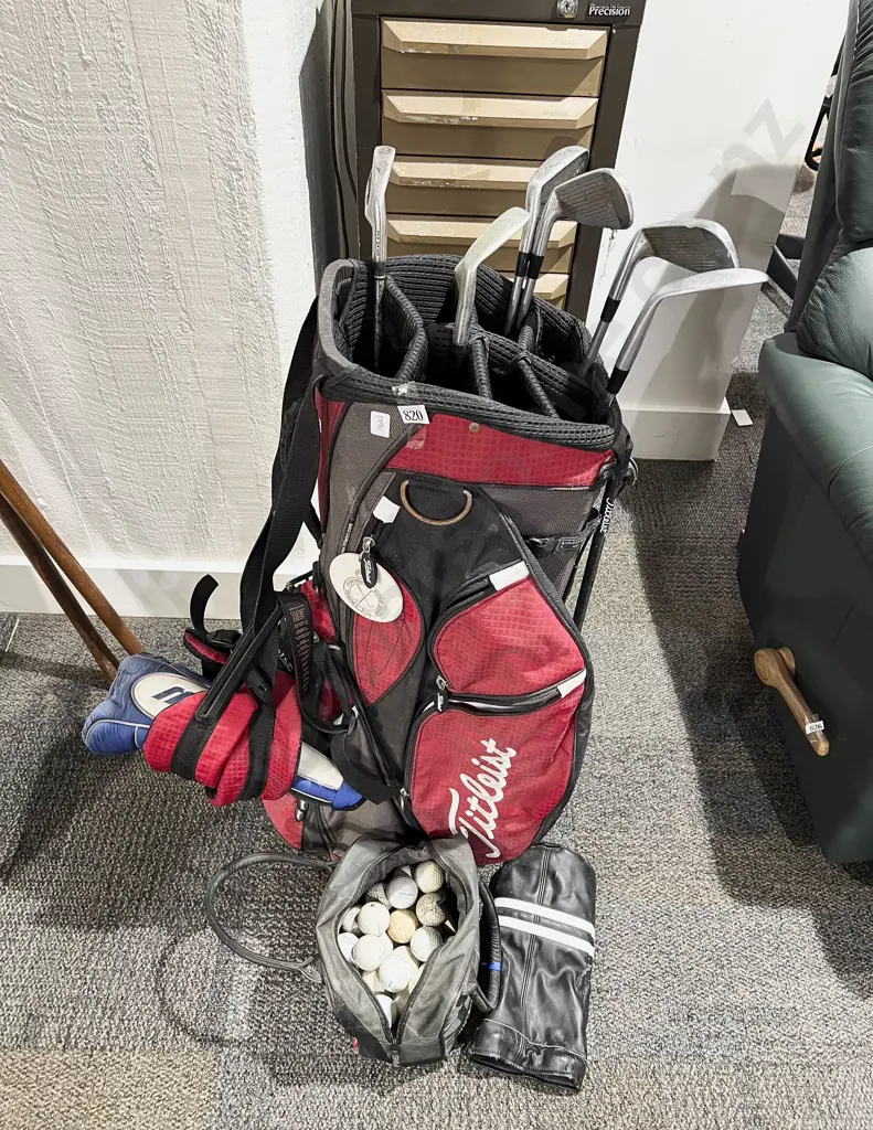 Golf Bag & Assorted Clubs Image 1++