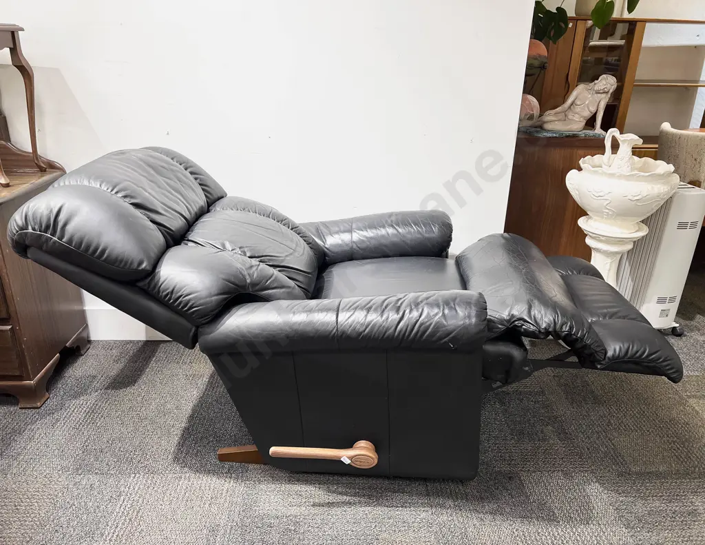 La-z-boy Leather Recliner Armchair Image 1++