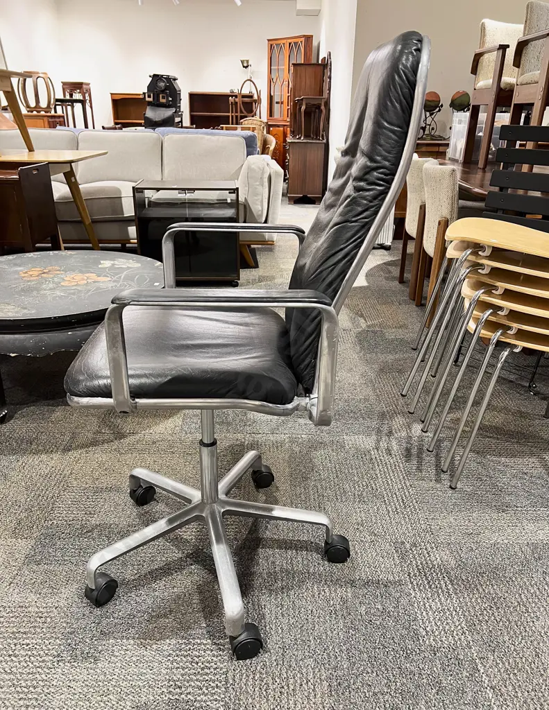 Frederick Scott "Supporto" Office Chair Image 1++
