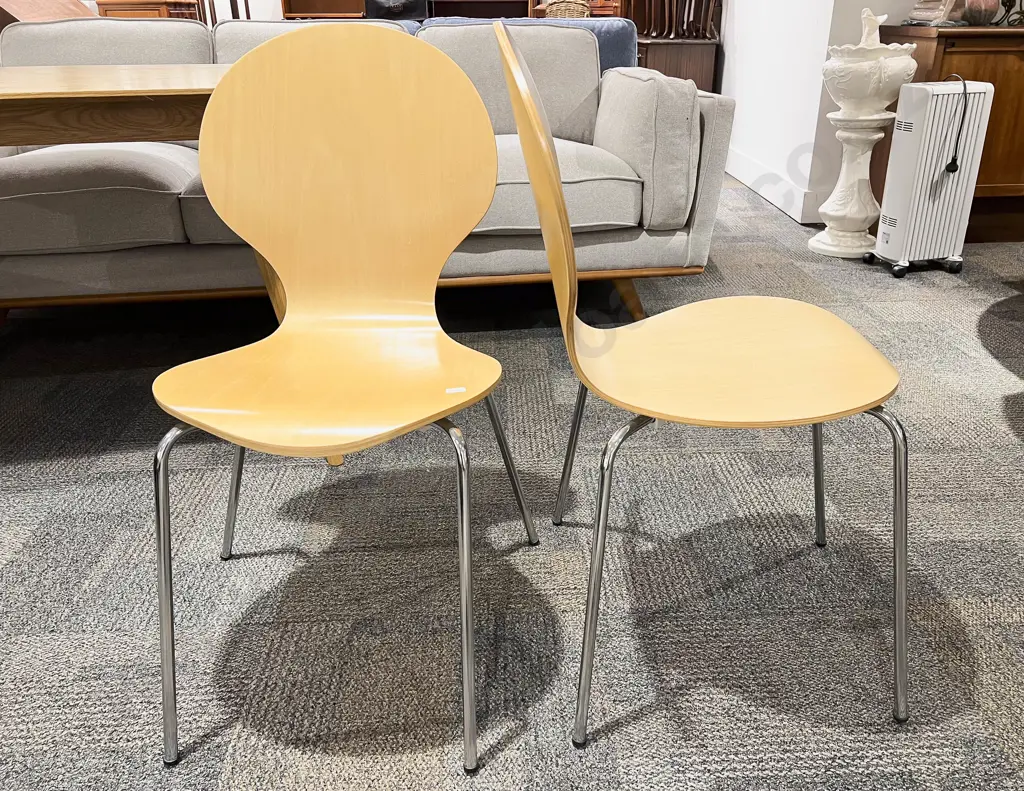 Modern Scandinavian Style Oak Dining Table together with Six Plywood Dining Chairs Image 1++