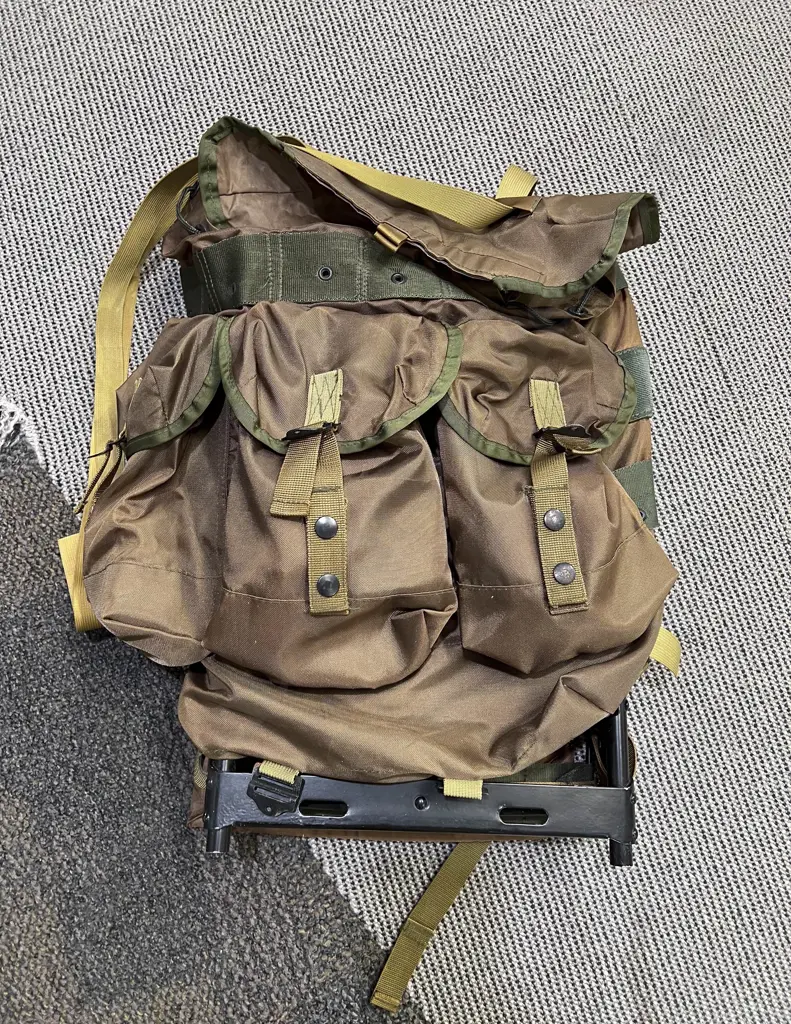 As New Tramping Backpack with Metal Frame Image 1++