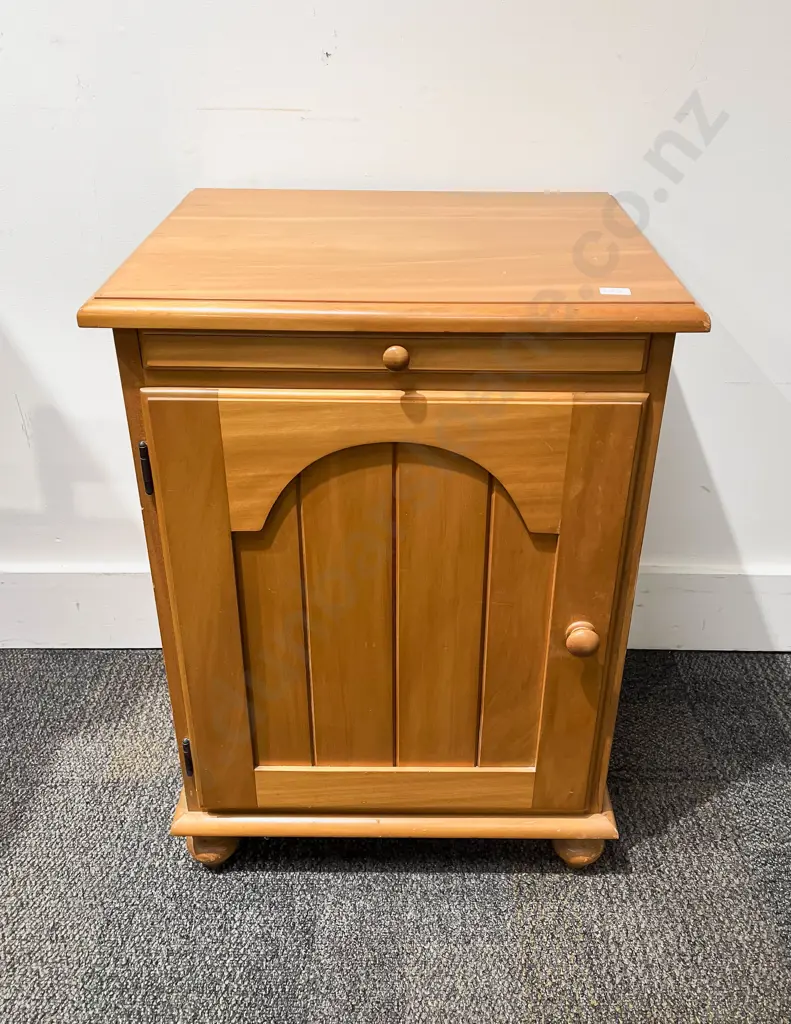 Kauri Single Drawer Bedside Cabinet together with Other Bedside Drawers Image 1++